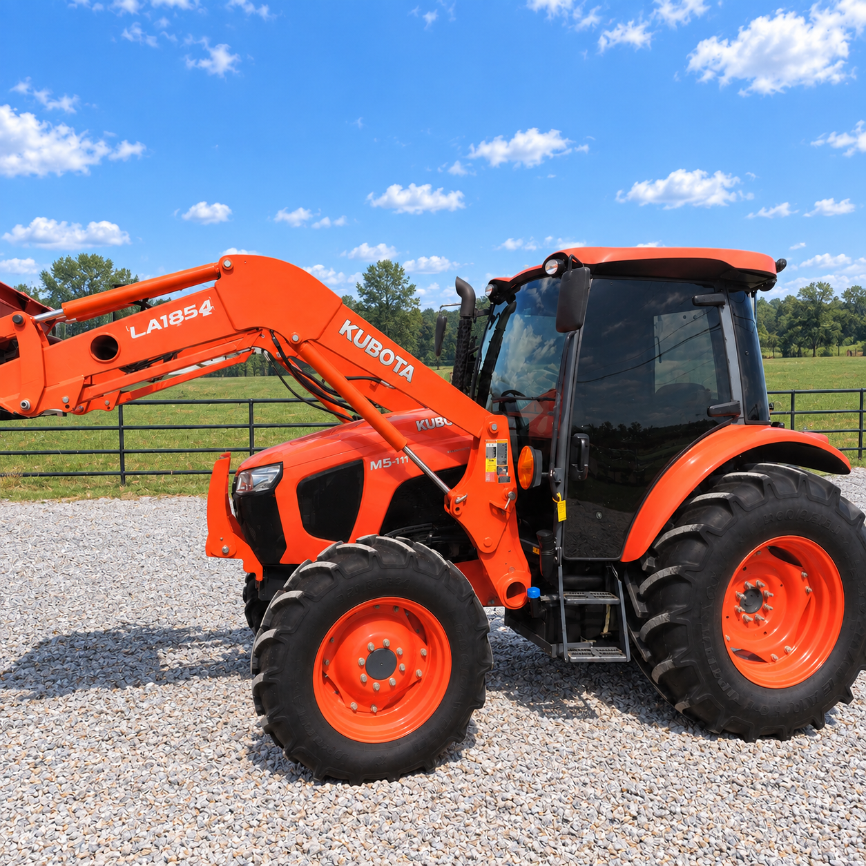2017 KUBOTA M5-111HDC